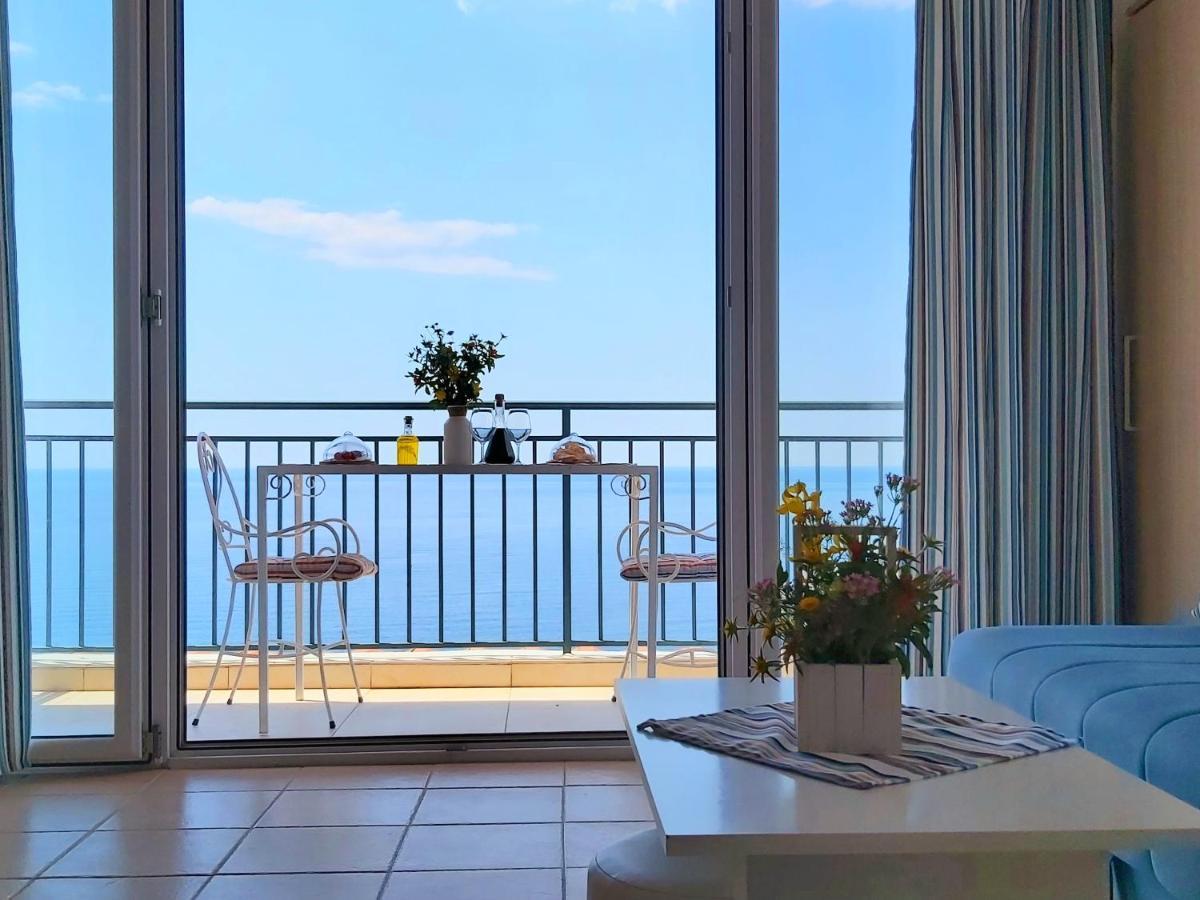 Blue Mediterranean Apartments スヴェティ・ステファン エクステリア 写真